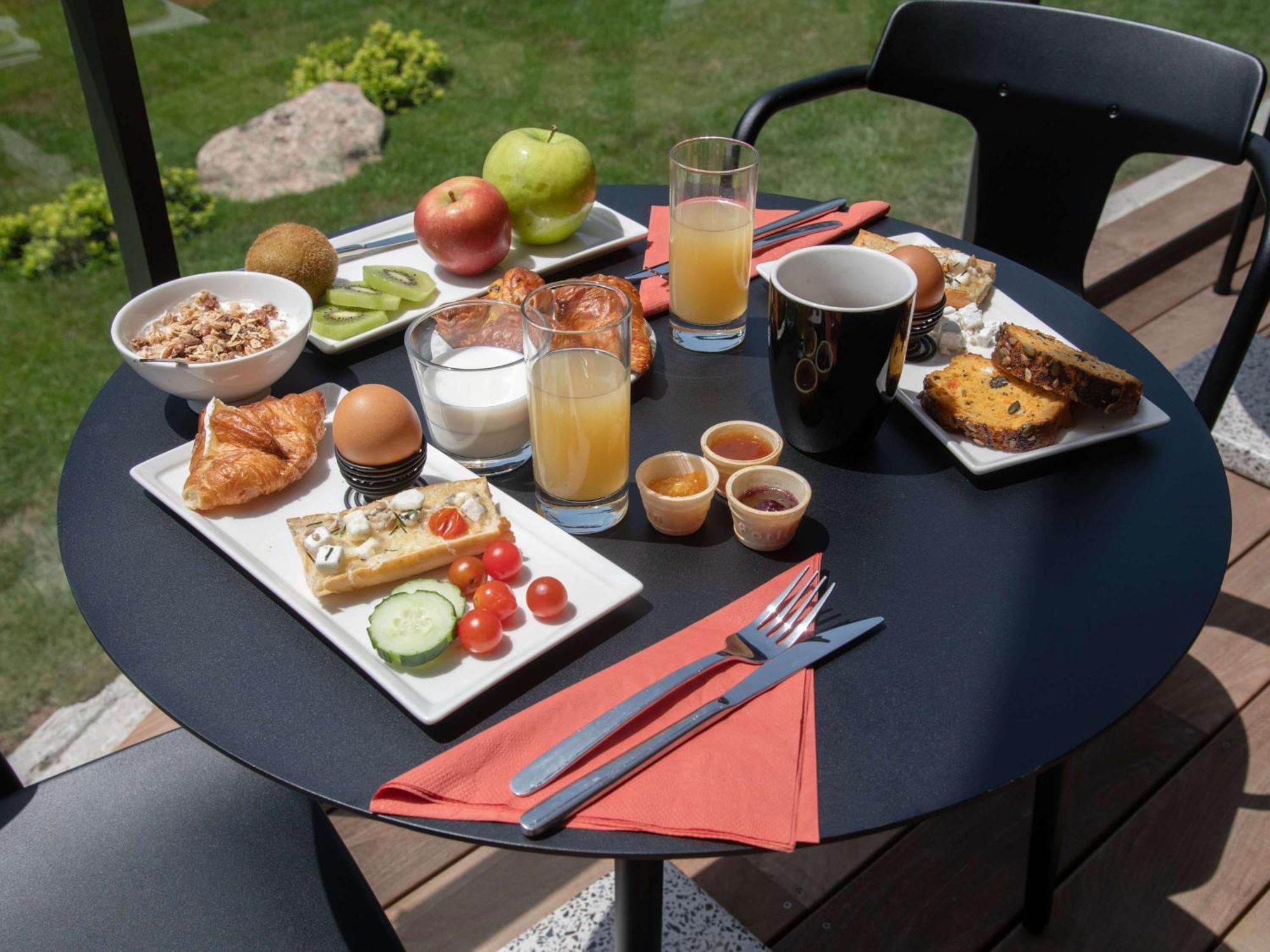 Ibis Styles Porto Vecchio Hotel Exterior photo